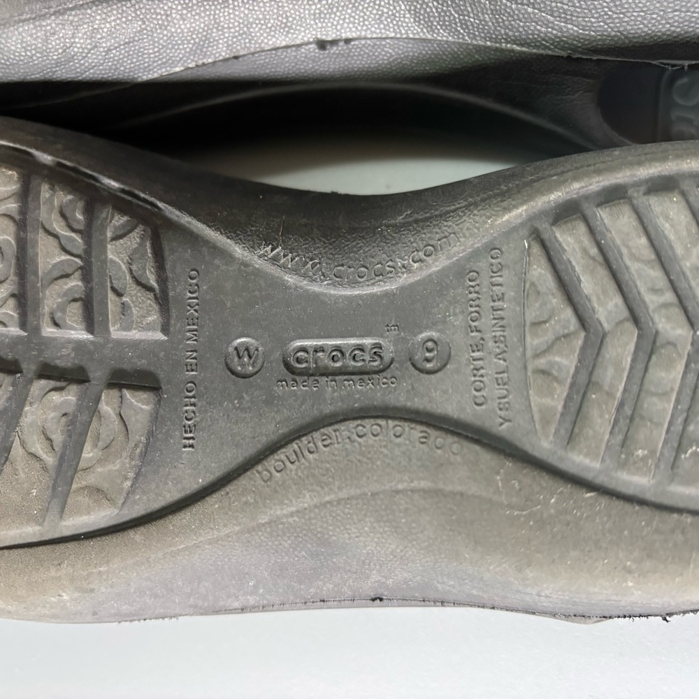Crocs Women’s Size 9 Jayna Slingback Slip On Flat Shoes Black Cutout Flats - Picture 7 of 7